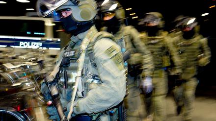 GSG9-Beamte bei einem Trainingseinsatz. 