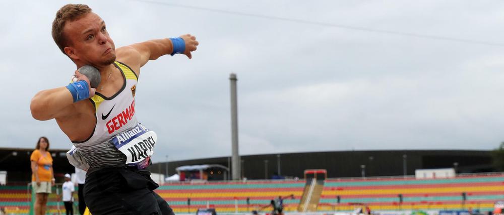 Gescheiterte Mission. Kugelstoßer Niko Kappel wollte sein Sportgerät bei den Para-Leichtathletik-Europameisterschaften im Friedrich-Ludwig-Jahn-Sportpark auf eine Goldweite wuchten. Am Ende reichte es dafür nicht ganz.