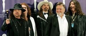 2006 werden Lynyrd Skynyrd in die Rock'n'Roll Hall of Fame aufgenommen. Zweiter von rechts: Ed King.