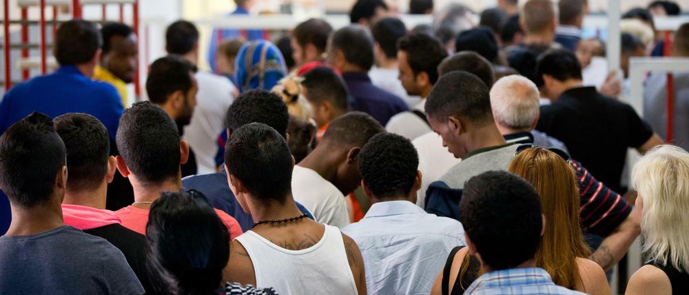 Asylbewerber in einer Zentralen Aufnahmeeinrichtung für Asylbewerber (ZAE)