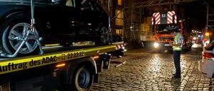 Nächtliche Abschleppaktion in Neukölln.