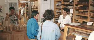Der "Brotgarten" war 1978 eine der ersten Biobäckereien in Berlin. Inzwischen beschäftigt die Bäckerei in Charlottenburg 30 Mitarbeiter - und ist auf sechs Wochenmärkten mit Ständen vertreten.