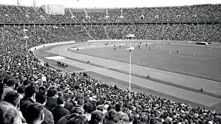 Die Spiele mögen beginnen. Knapp 50.000 Zuschauer verfolgten den ersten Bundesligaauftritt von Hertha im Olympiastadion. 