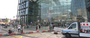 Wo bitte geht’s hier zu den Taxis? Die Bahn will jetzt mehr Hinweisschilder anbringen.