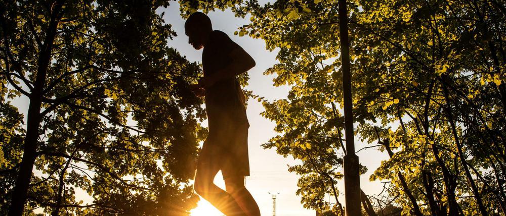 Jogger am Spreeufer.