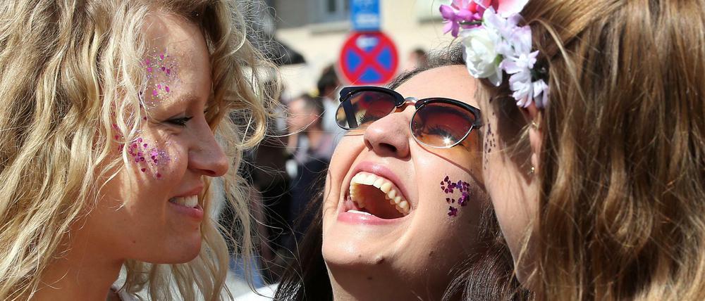 Teilnehmerinnen beim "Zug der Liebe".