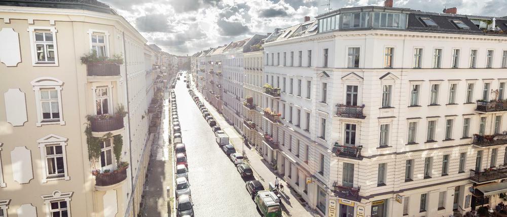 Begehrte Lage: Altbauten in Kreuzberg sind beliebt. Aber der Bezirk will den Ausverkauf von Immobilien verhindern.
