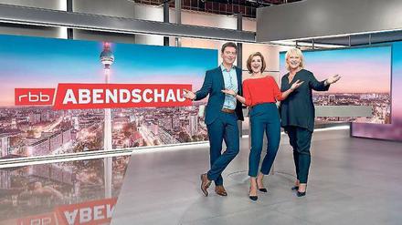 Das "Abendschau"-Studio mit Sascha Hingst, Eva Maria Lemke, Cathrin Böhme
