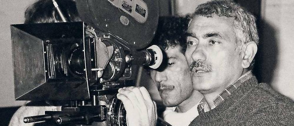 Der Filmemacher und Aktivist Yalmaz Güney bei Dreharbeiten.