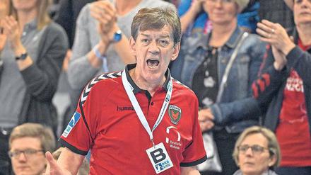 Velimir Petkovic, 62, muss mit den Füchsen Berlin am Donnerstag zum Auftakt der Handball-Bundesliga zu seinem alten Klub nach Göppingen (Beginn 19 Uhr, live bei Sky).