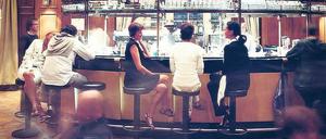 Außer Tresen nix gewesen? Nicht ganz. In Bozen kann man den Aperol Spritz gemütlich an der Bar genießen.