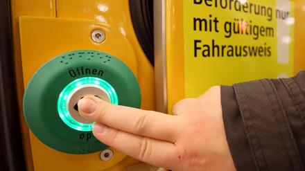 Per Knopfdruck ins Paradies. Die U-Bahn erzeugt bei manchen Berlinern tatsächlich Glücksgefühle.