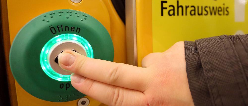 Per Knopfdruck ins Paradies. Die U-Bahn erzeugt bei manchen Berlinern tatsächlich Glücksgefühle.