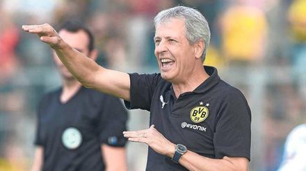 Lucien Favre arbeitet immer noch so akribisch wie bei Hertha BSC und in Mönchengladbach. 
