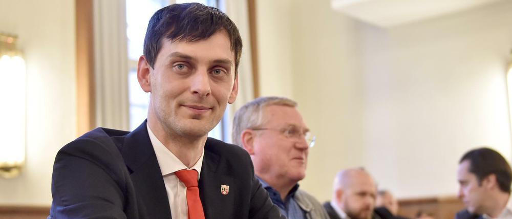 Martin Hikel (SPD) will Dienstzeiten von Ordnungsamt-Mitarbeitern ausweiten.
