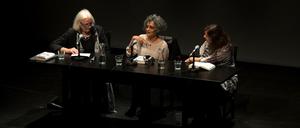 Impression aus dem letzten Jahr. Die indische Schriftstellerin Arundhati Roy im Gespräch mit Literaturkritikerin Gabriele von Arnim (l.).