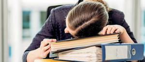 Je unbequember desto besser, sagen Experten. Denn dann ist die Chance größer, dass man am Schreibtisch nicht in den Tiefschlaf fällt.