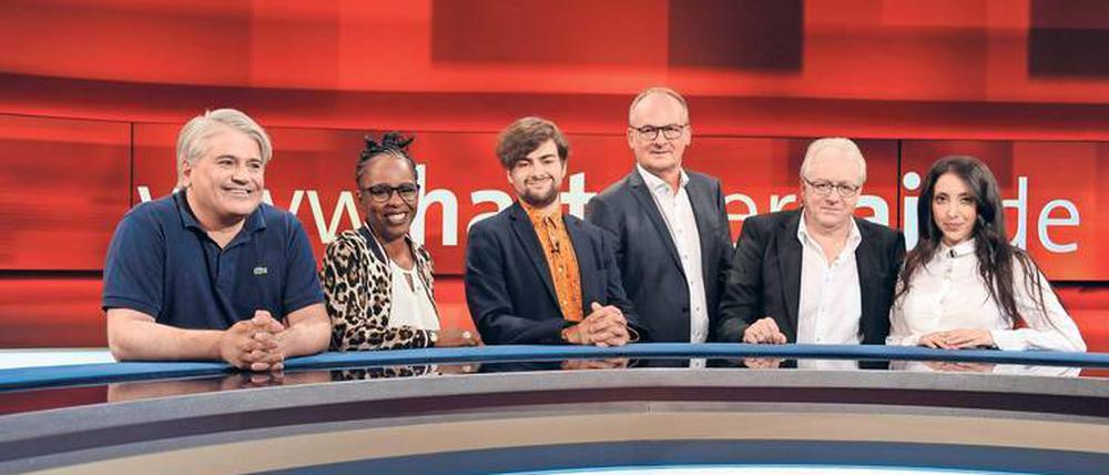 „Hart aber fair“ am Montag. Mehmet Daimagüler (l-r), Shari Reeves, Carim Soliman, Moderator Frank Plasberg, Karlheinz Endruschat und Tuba Sarica.