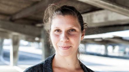 Gianna Molinari kam 1988 in Basel zur Welt und lebt in Zürich.
