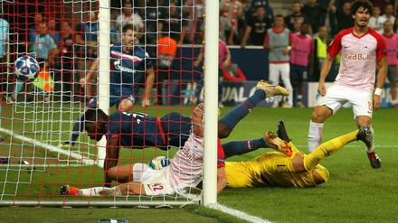 Das Ende der Champions-League-Träume: El Fardou Mohamed Ben Nabouhane (oben) gleicht für Belgrad aus. 