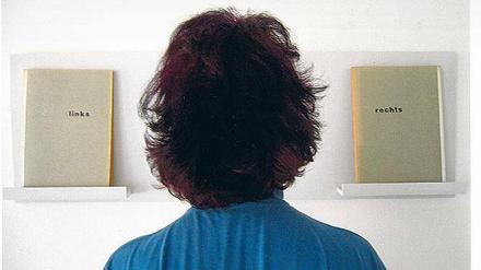 Mittendrin. „Orientation in Space (left right political)“ heißt die Arbeit von Barbara Schmidt Heins (1972). 