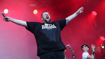 Sänger Jan "Monchi" Gorkow, steht beim Musikfestival Rock im Park auf der Bühne.