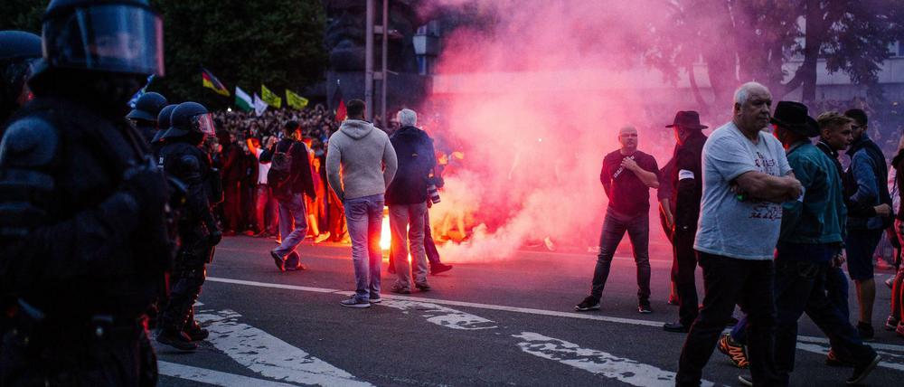 Ausschreitungen bei einer Demonstration in Chemnitz. 