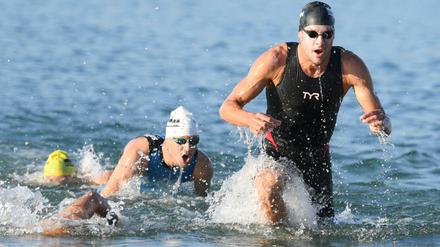 Aufgetaucht. Nach dem Schwimmen noch Zweiter - am Ende Erster.