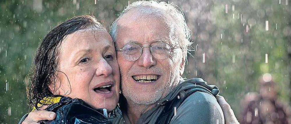 Das Drama scheint ein Ende zu haben. Anna Ziegler (Irene Fischer) und ihr geliebter Hans Beimer (Joachim H. Luger).
