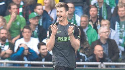 Passiert das gerade wirklich? Hendrik Weydandt ist bei Hannover 96 die bislang spannendste und außergewöhnlichste Geschichte der noch jungen Saison. Interview-Anfragen lehnt er bisher trotzdem konsequent ab.  