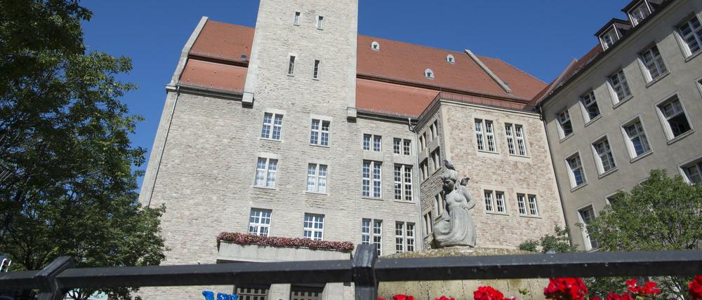 Es rumort bei den Bezirksverordneten im Rathaus Neukölln.