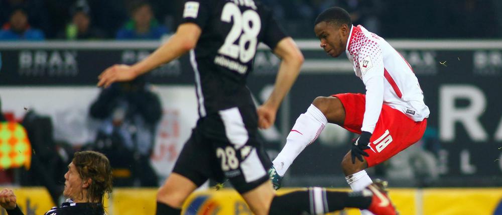 Hoch im Kurs: Ademola Lookman könnte der letzte Transfer für RB Leipzig sein. Der hatte sich den Nigerianer im Vorjahr vom FC Everton ausgeliehen. 