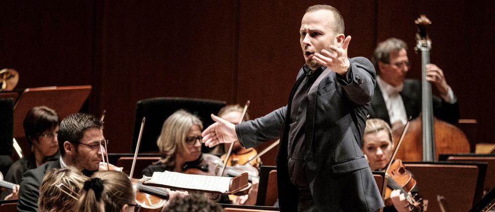 Yannick Nézet-Séguin dirigiert das Rotterdam Philharmonic Orchestra.