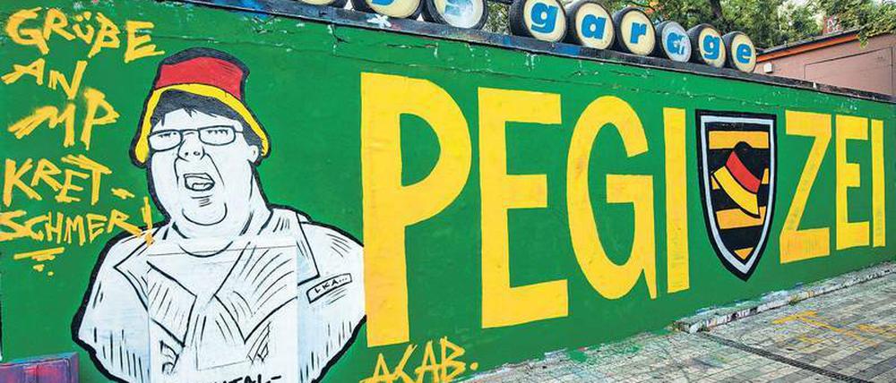Parteiische Polizei? Nach dem Vorfall von Dresden mit einem pegidanahen LKA-Mitarbeiter machte das Schlagwort von der „Pegizei“ die Runde.