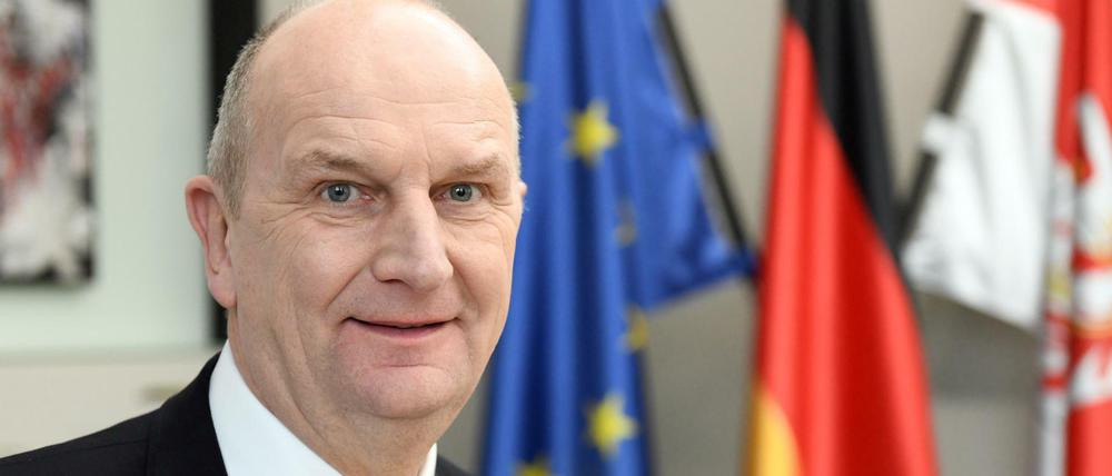Brandenburgs Ministerpräsident Dietmar Woidke (SPD) warnt, ein hohes Tempo beim Kohleausstieg werde die Rechtspopulisten im Osten weiter stärken