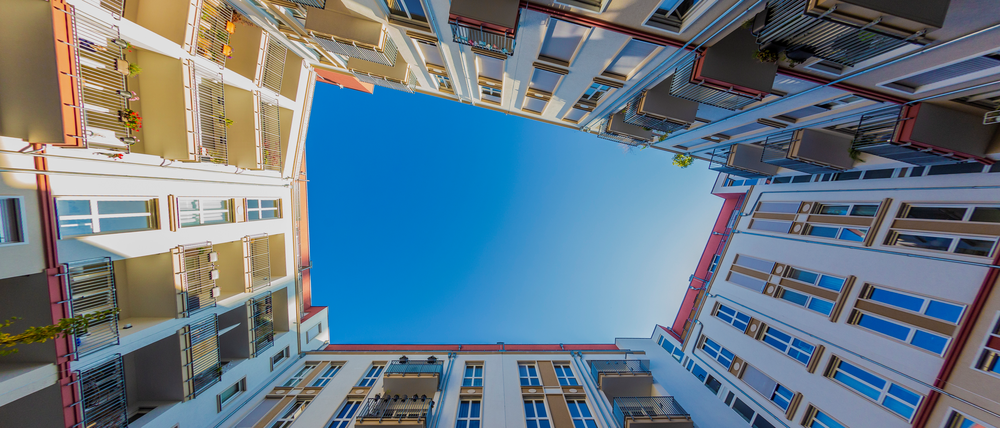 Selbst genutztes Wohneigentum verzeichnet aktuell die größte Preissteigerung. Wohnungen in Berlin kosten durchschnittlich 4.693,70 Euro pro Quadratmeter.