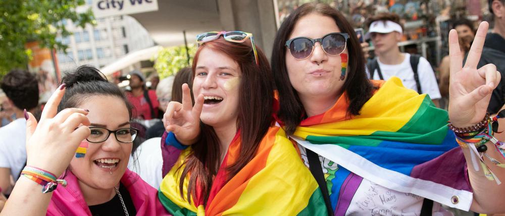 Queere Jugendliche beim Berliner CSD.