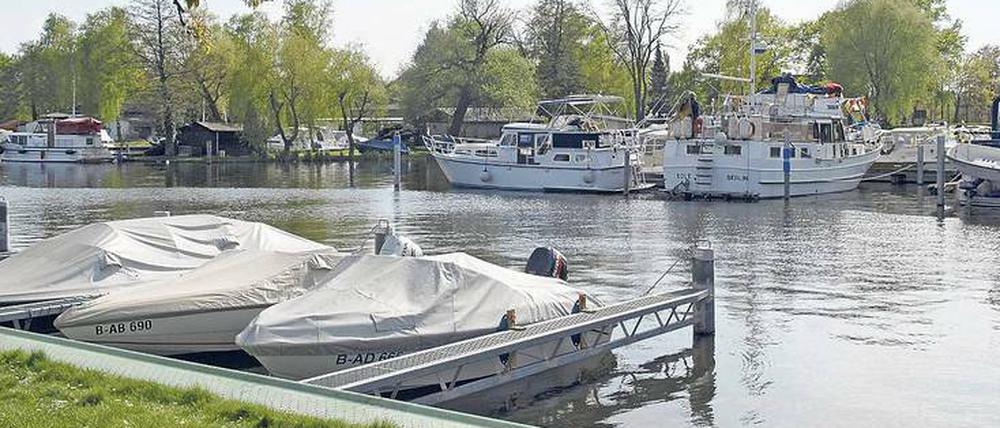 Offenbar passieren im Schmöckwitzer Yachthafen manche Dinge, ohne dass die Behörden etwas davon mitbekommen.
