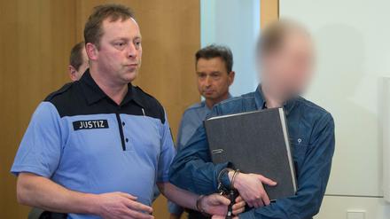 Der 31-Jährige war unter anderem wegen versuchten Mordes und Herbeiführens einer Sprengstoffexplosion angeklagt. 