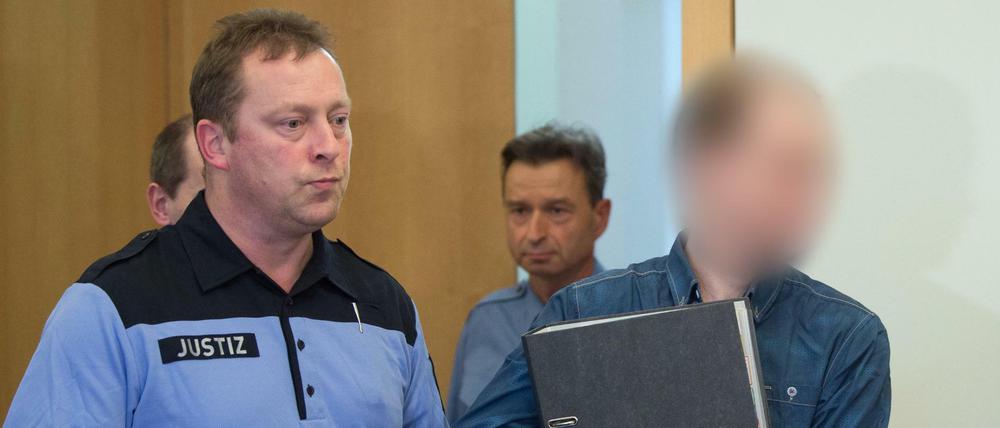Der 31-Jährige war unter anderem wegen versuchten Mordes und Herbeiführens einer Sprengstoffexplosion angeklagt.