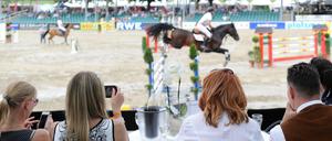 Springreiten in Nordrhein-Westfalen (Archiv)