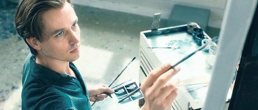 Auf dem Weg zum Ruhm. Tom Schilling als Gerhard Richter. „Werk ohne Autor“ startet in Deutschland am 3. Oktober.