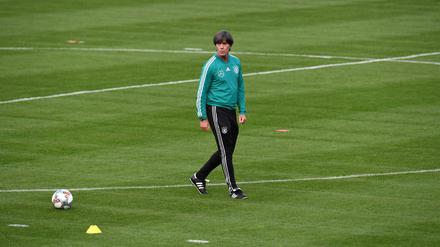 Neue Chance. Bundestrainer Joachim Löw darf sich noch einmal versuchen.