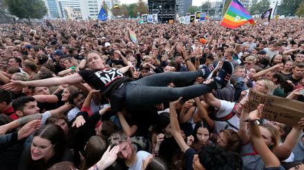 Ausgelassene Stimmung herrscht beim Konzert in Chemnitz.