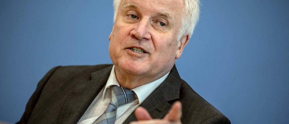 Beifall von rechts. Seehofers Töne gefallen der AfD.