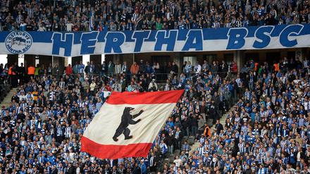Ganz so viele wie hier bei einem Heimspiel im Olympiastadion waren es dann doch nicht: Etwa 2500 schauten in Mariendorf beim Kiezkick zu.