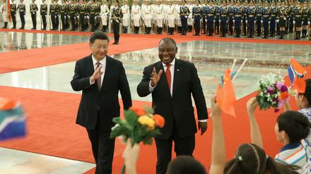 Im Paket seien 15 Milliarden Dollar als "Hilfen und zinslose Kredite" vorgesehen, so Xi Jinping am Montag. 