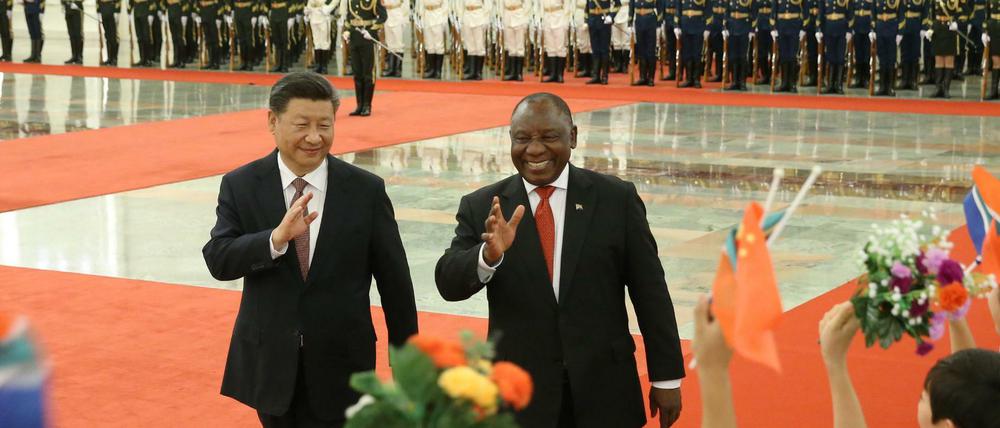 Im Paket seien 15 Milliarden Dollar als "Hilfen und zinslose Kredite" vorgesehen, so Xi Jinping am Montag.