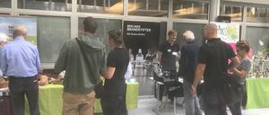 Mehr als 70 Austeller aus Berlin und Brandenburg stellten bei der regionalen Produktbörse ihre Lebensmittel und Getränke im Ludwig-Erhard-Haus vor.