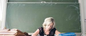 Arbeit gibt es mit Sicherheit genug. Berlins Lehrer haben einen krisenfesten Job, das ist gewiss. Aber der Beamtenstatus bringt neben der Arbeitsplatzgarantie weitere Vorteile mit sich, auf die angestellte Pädagogen verzichten müssen. 